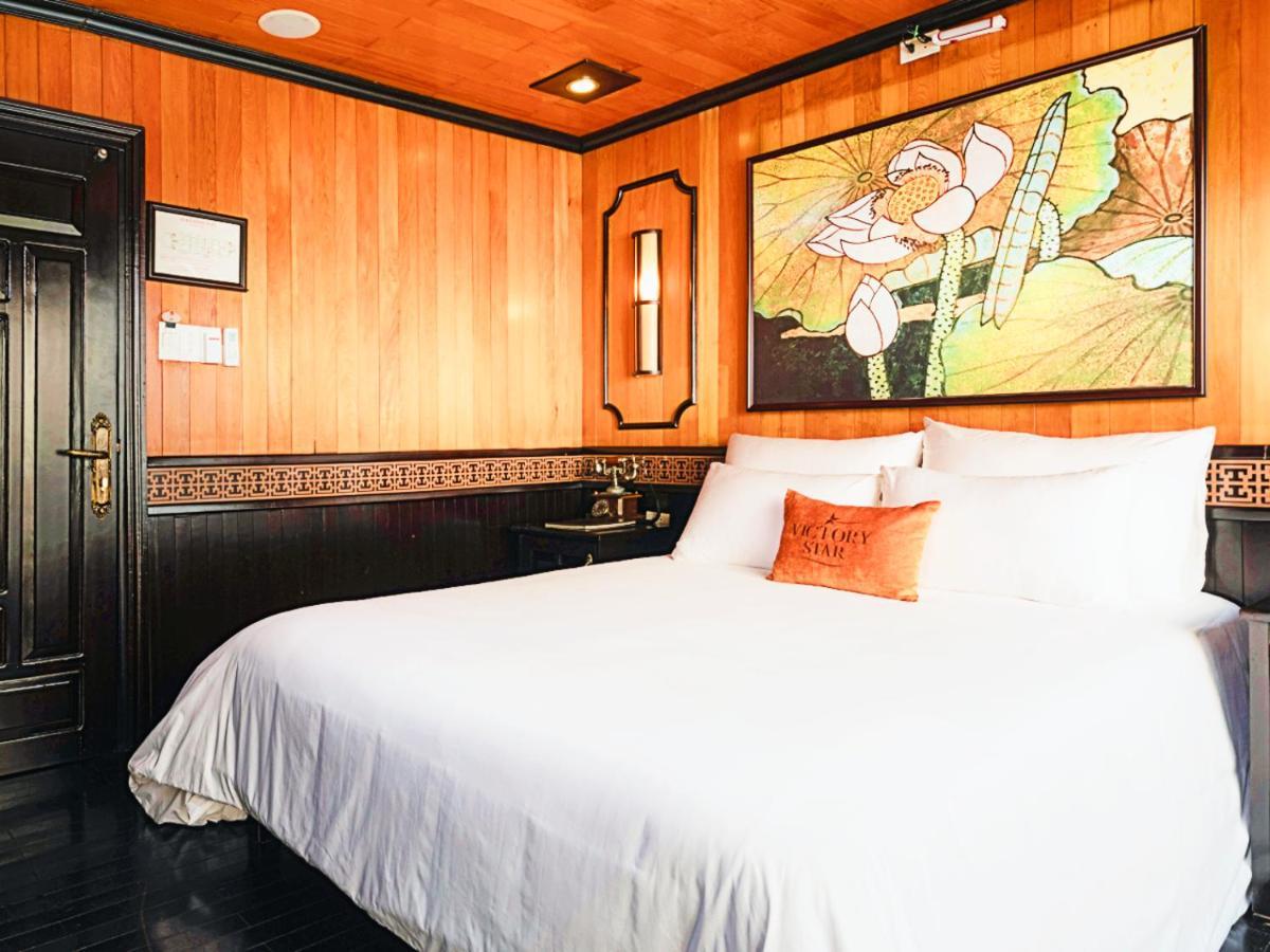 Victory Boutique Cruise Hotel Ha Long Exterior photo