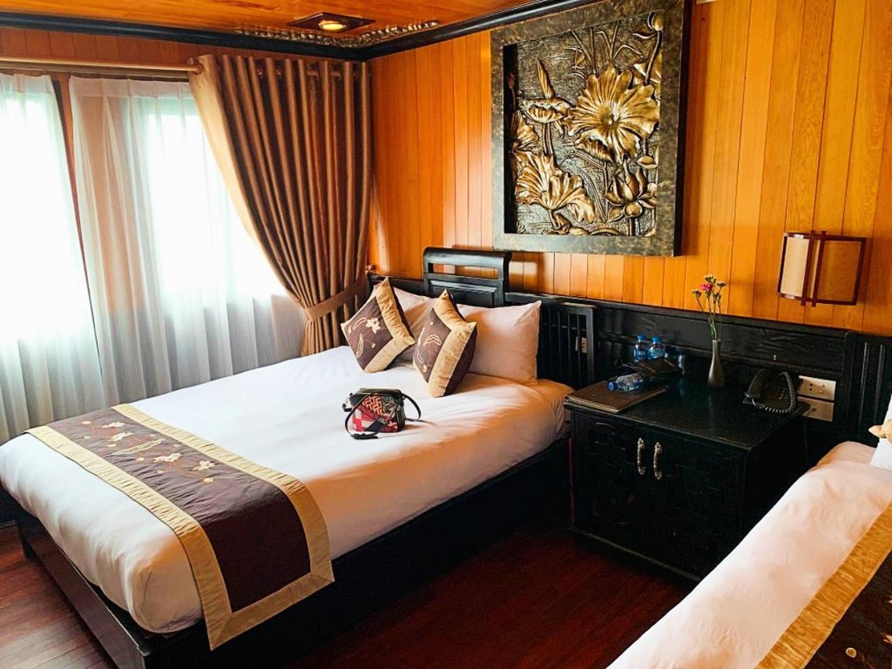 Victory Boutique Cruise Hotel Ha Long Exterior photo