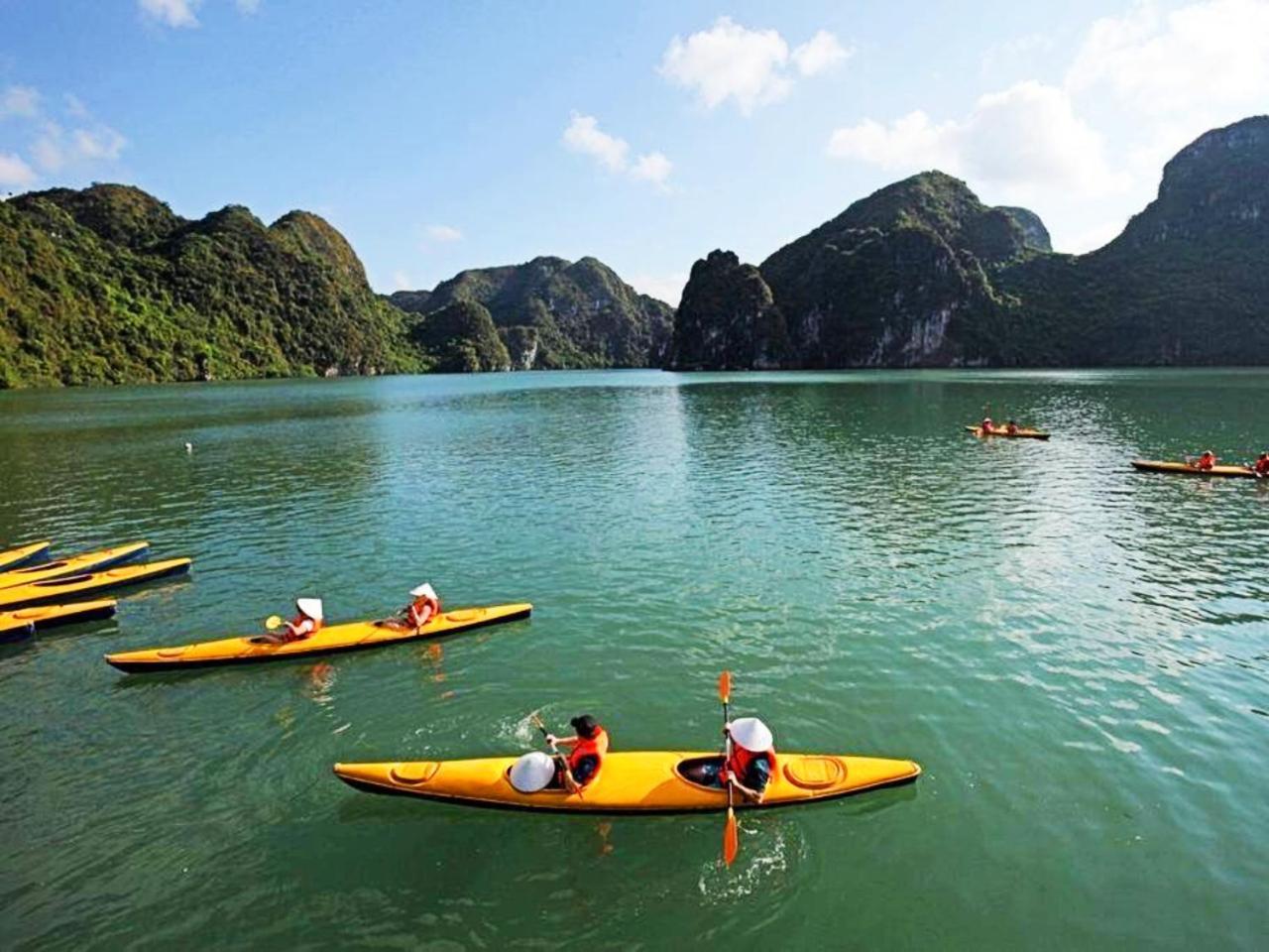 Victory Boutique Cruise Hotel Ha Long Exterior photo